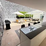 Вілла Exklusive Mit Beheiztem Pool In *