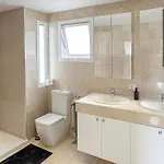 Exklusive Mit Beheiztem Pool In Адехе