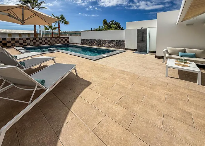 Exklusive Mit Beheiztem Pool In * Адехе