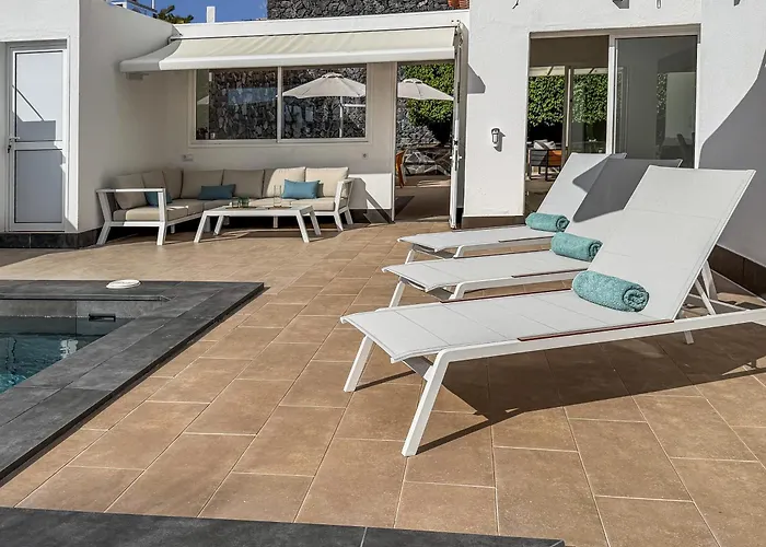 Вілла Exklusive Mit Beheiztem Pool In