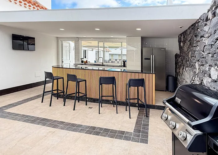 Exklusive Mit Beheiztem Pool In Вілла Адехе