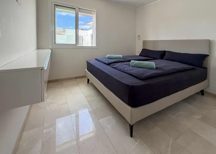 Exklusive Mit Beheiztem Pool In Villa *